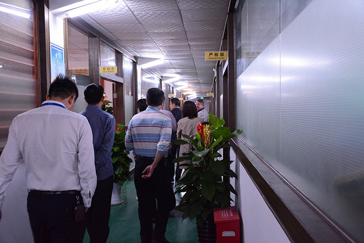 相关向导旅行美狮贵宾会公司各部分